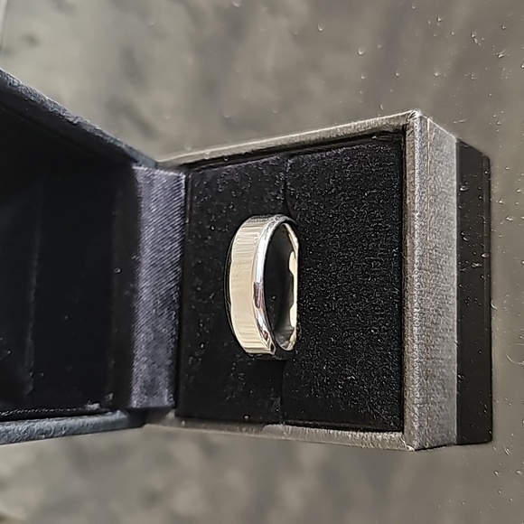 Wedding Ring - Picture 5 of 16